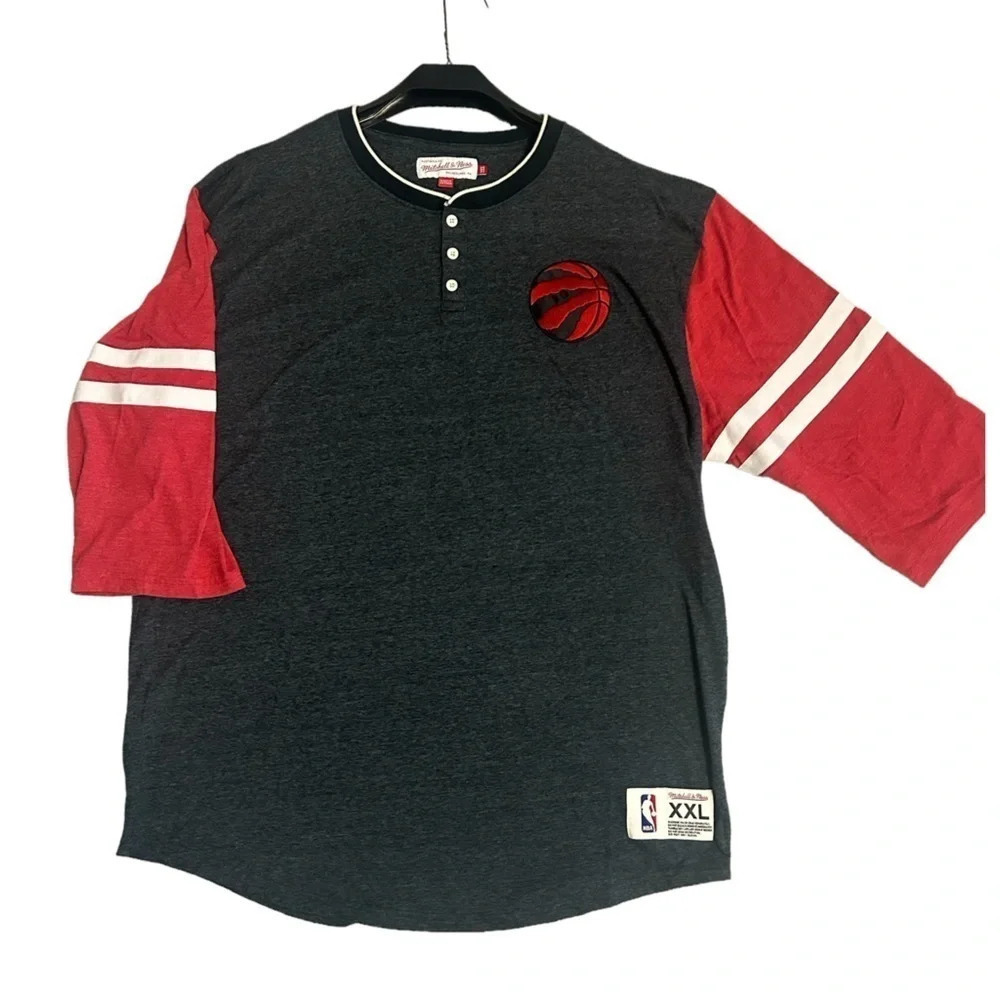 Mitchell and Ness Raptors XXL  cotton jersey mint new condition embroidered logo